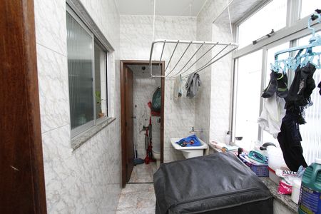 Apartamento à venda com 126m², 3 quartos e 1 vagaÁrea de Serviço