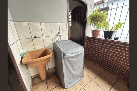 Casa para alugar com 80m², 3 quartos e 1 vagaÁrea de Serviço