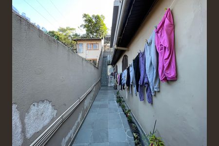 Casa para alugar com 50m², 1 quarto e sem vagaCorredor lateral 