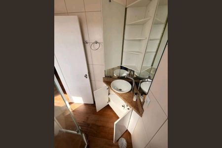 Banheiro de apartamento para alugar com 1 quarto, 40m² em Farroupilha, Porto Alegre
