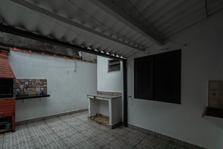 Casa à venda com 132m², 3 quartos e 2 vagas Casa à venda com 132m², 3 quartos e 2 vagasQuintal e Áread e Serviço
