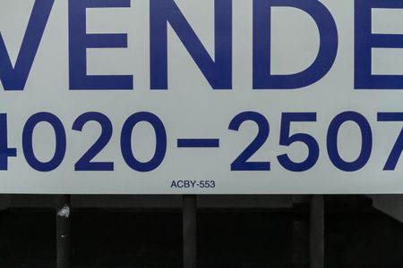 Casa à venda com 132m², 3 quartos e 2 vagas Casa à venda com 132m², 3 quartos e 2 vagasPlaca ACBY-553