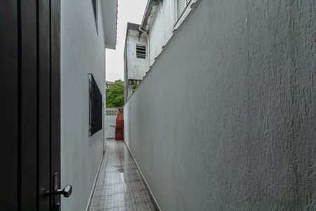 Casa à venda com 132m², 3 quartos e 2 vagas Casa à venda com 132m², 3 quartos e 2 vagasCorredor Lateral