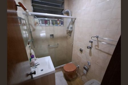 Apartamento à venda com 50m², 2 quartos e sem vaga Apartamento à venda com 50m², 2 quartos e sem vagaBanheiro