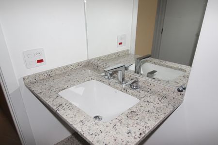 Apartamento para alugar com 68m², 2 quartos e 1 vaga Apartamento para alugar com 68m², 2 quartos e 1 vagaBanheiro da Suíte 2