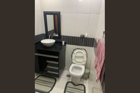 Casa para alugar com 370m², 3 quartos e 3 vagas Casa para alugar com 370m², 3 quartos e 3 vagasBanheiro social