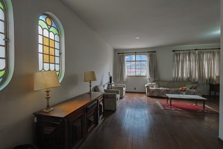 Apartamento à venda com 3 quartos, 150m² em Santo Antônio, Belo Horizonte