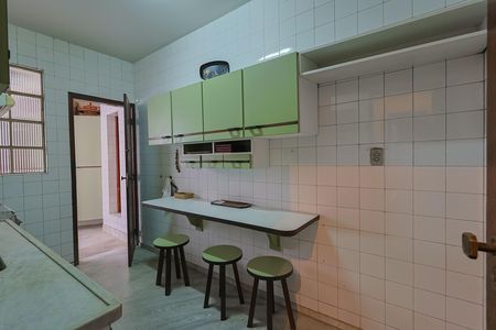 Apartamento à venda com 3 quartos, 150m² em Santo Antônio, Belo Horizonte