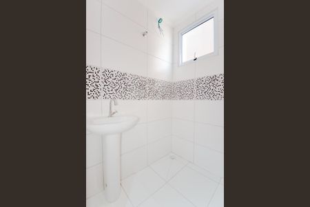 Banheiro de apartamento para alugar com 2 quartos, 42m² em Vila Alzira, Guarulhos