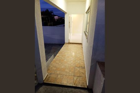 Área externa de casa para alugar com 2 quartos, 114m² em Jardim Santa Júlia, São José dos Campos