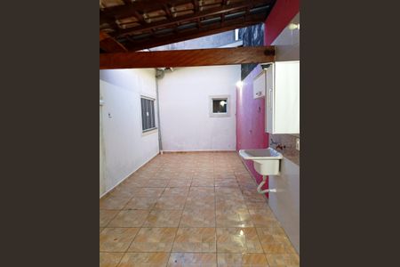 Casa para alugar com 114m², 2 quartos e 2 vagas Casa para alugar com 114m², 2 quartos e 2 vagasÁrea de serviço