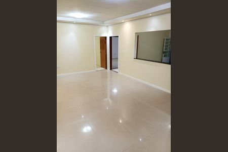 Casa para alugar com 114m², 2 quartos e 2 vagas Casa para alugar com 114m², 2 quartos e 2 vagasSala