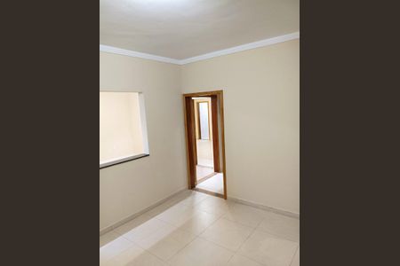Casa para alugar com 114m², 2 quartos e 2 vagas Casa para alugar com 114m², 2 quartos e 2 vagasSala