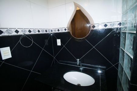 Apartamento para alugar com 52m², 2 quartos e sem vagaBanheiro
