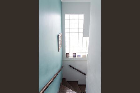 Casa para alugar com 140m², 3 quartos e 2 vagas Casa para alugar com 140m², 3 quartos e 2 vagasEscada
