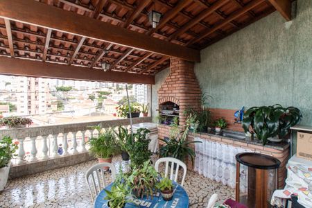 Casa para alugar com 140m², 3 quartos e 2 vagas Casa para alugar com 140m², 3 quartos e 2 vagasTerraço