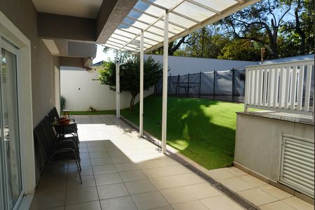 Casa de condomínio à venda com 480m², 4 quartos e 6 vagasÁrea externa