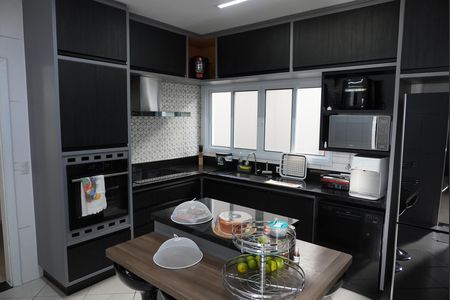 Casa de condomínio à venda com 480m², 4 quartos e 6 vagasCozinha