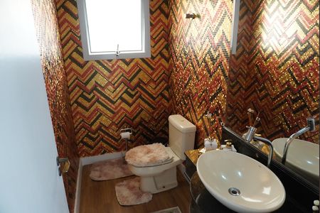 Casa de condomínio à venda com 480m², 4 quartos e 6 vagasBanheiro