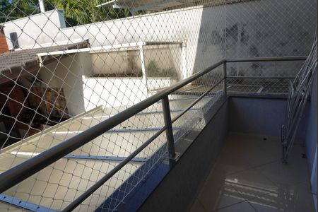 Casa de condomínio à venda com 480m², 4 quartos e 6 vagasSacada