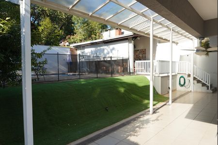 Casa de condomínio à venda com 480m², 4 quartos e 6 vagasÁrea externa