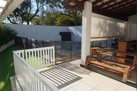 Casa de condomínio à venda com 480m², 4 quartos e 6 vagasÁrea externa