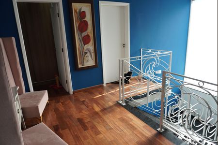 Casa de condomínio à venda com 480m², 4 quartos e 6 vagasSala intíma