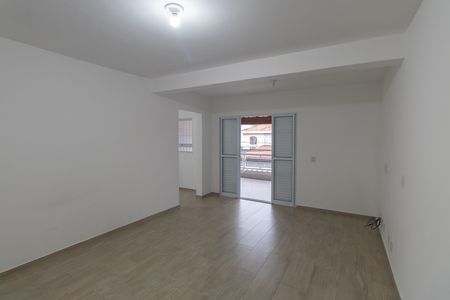 Casa à venda com 200m², 3 quartos e 2 vagas Casa à venda com 200m², 3 quartos e 2 vagasSuíte