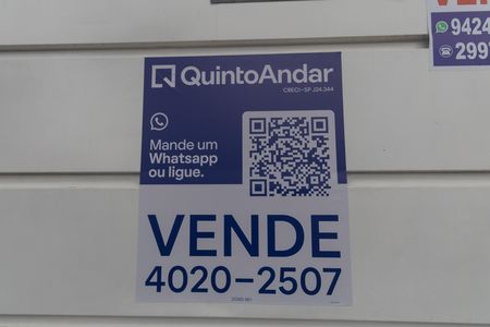 Casa à venda com 200m², 3 quartos e 2 vagas Casa à venda com 200m², 3 quartos e 2 vagasPlaquinha