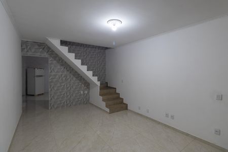 Sala de casa à venda com 3 quartos, 200m² em Parque Edu Chaves, São Paulo