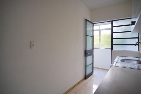Cozinha  de apartamento para alugar com 2 quartos, 71m² em Passo D’areia, Porto Alegre