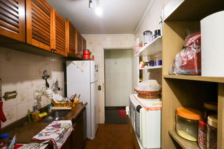 Cozinha de apartamento para alugar com 2 quartos, 58m² em Vila Campo Grande, São Paulo