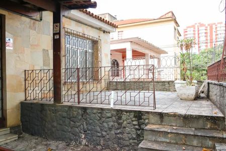 Casa à venda com 175m², 4 quartos e 2 vagas Casa à venda com 175m², 4 quartos e 2 vagasFrente da Casa