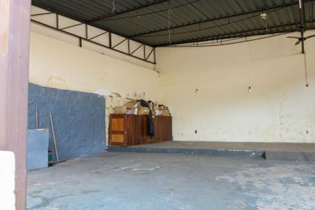 Casa à venda com 175m², 4 quartos e 2 vagas Casa à venda com 175m², 4 quartos e 2 vagasQuintal