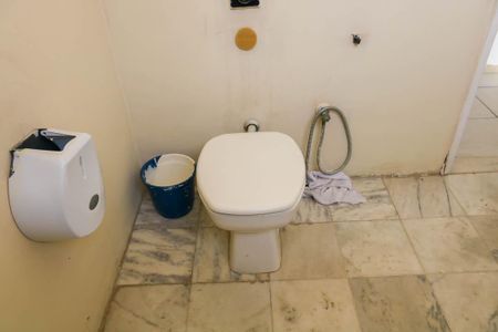 Casa à venda com 175m², 4 quartos e 2 vagas Casa à venda com 175m², 4 quartos e 2 vagasBanheiro