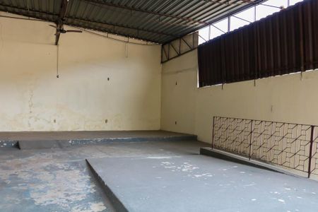Casa à venda com 175m², 4 quartos e 2 vagas Casa à venda com 175m², 4 quartos e 2 vagasQuintal
