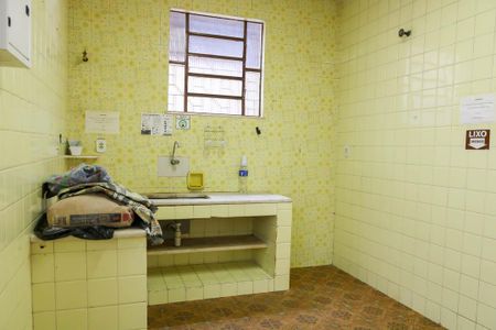 Casa à venda com 175m², 4 quartos e 2 vagas Casa à venda com 175m², 4 quartos e 2 vagasCozinha