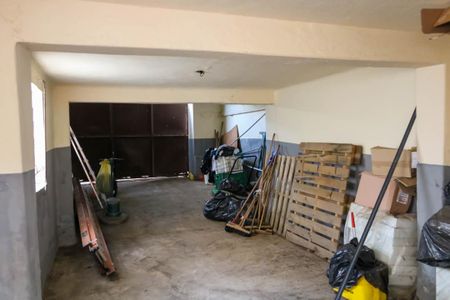 Casa à venda com 175m², 4 quartos e 2 vagas Casa à venda com 175m², 4 quartos e 2 vagasGaragem