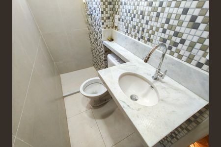 Apartamento para alugar com 95m², 3 quartos e sem vaga Apartamento para alugar com 95m², 3 quartos e sem vagaBanheiro Corredor