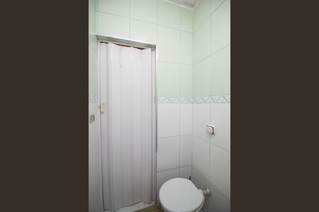Casa à venda com 250m², 2 quartos e 4 vagas Casa à venda com 250m², 2 quartos e 4 vagasBanheiro