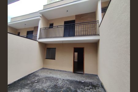 Área externa de casa à venda com 3 quartos, 110m² em Chora Menino, São Paulo