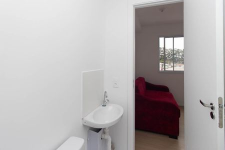 Banheiro de kitnet/studio para alugar com 1 quarto, 34m² em Vila Nilo, São Paulo