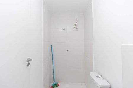 Banheiro de kitnet/studio para alugar com 1 quarto, 34m² em Vila Nilo, São Paulo
