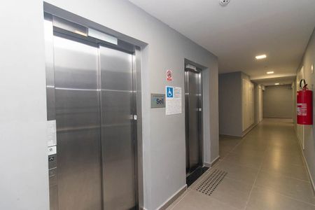 Studio à venda com 34m², 1 quarto e sem vaga Studio à venda com 34m², 1 quarto e sem vagaElevadores