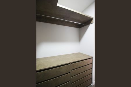 Apartamento para alugar com 69m², 1 quarto e 1 vaga Apartamento para alugar com 69m², 1 quarto e 1 vagaCloset da suíte