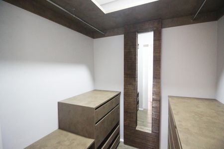 Apartamento para alugar com 69m², 1 quarto e 1 vaga Apartamento para alugar com 69m², 1 quarto e 1 vagaCloset da suíte