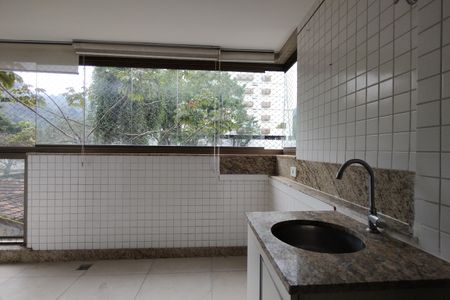 Apartamento para alugar com 122m², 4 quartos e 2 vagasVaranda