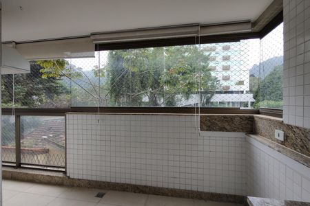 Apartamento para alugar com 122m², 4 quartos e 2 vagasVaranda