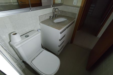 Apartamento para alugar com 122m², 4 quartos e 2 vagasBanheiro Social