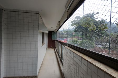 Apartamento para alugar com 122m², 4 quartos e 2 vagasVaranda